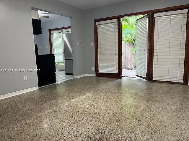 816 NE 17th Way — Photo 3