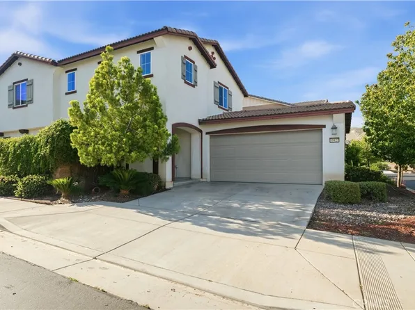 10427 Peregrine Pl, Moreno Valley, CA 92557