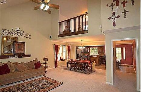 3rd image of 3601 Mustang Creek Cir