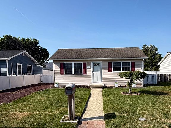 2nd image of 134 Shadeland Ave