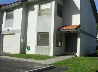 936 SW 112th Ter, Pembroke Pines, FL 33025