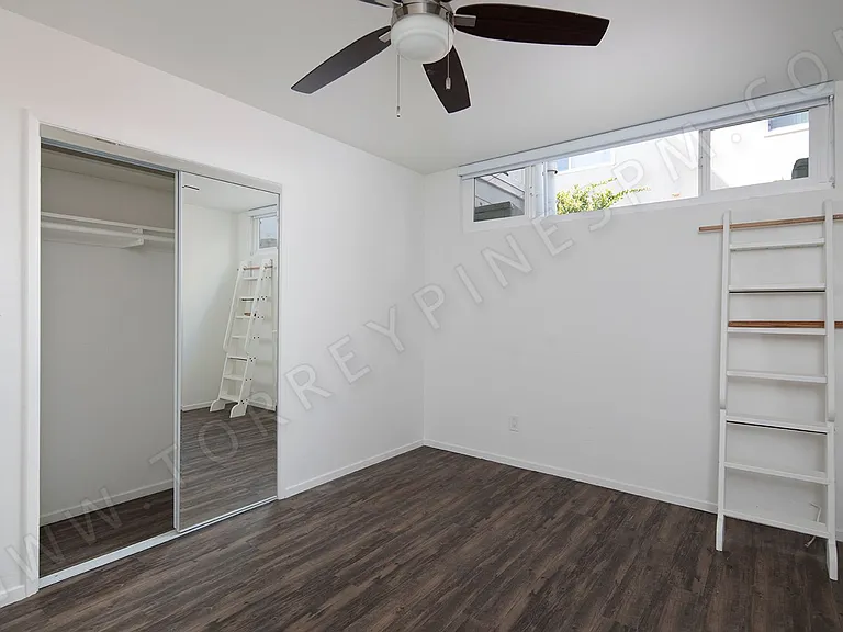4076-4080 1/2 Crown Point Drive — Photo 7