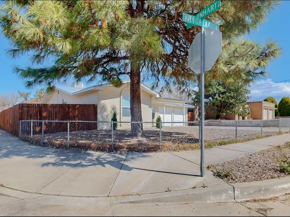 6201 Avenida La Costa NE, Albuquerque, NM 87109