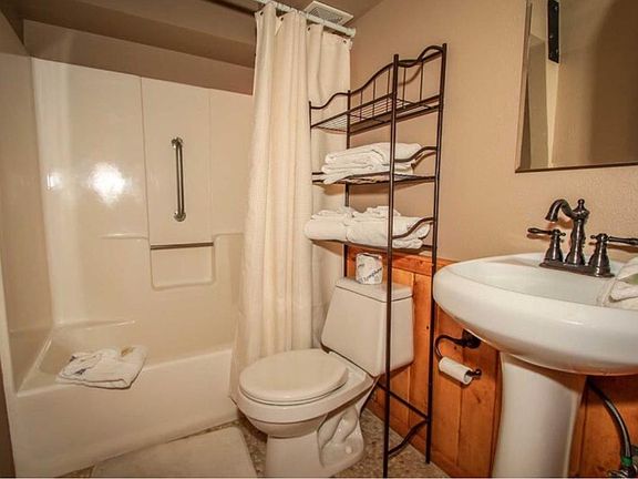 3rd image of 1108 Wendy Ave