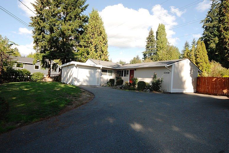 1st image of 12416 NE 108th Ln