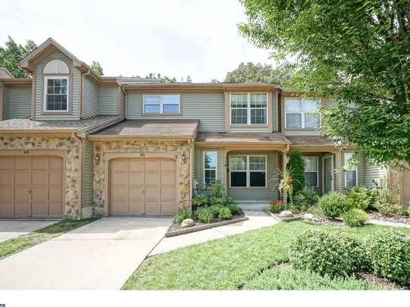 38 Kettlebrook Dr, Mount Laurel, NJ 08054