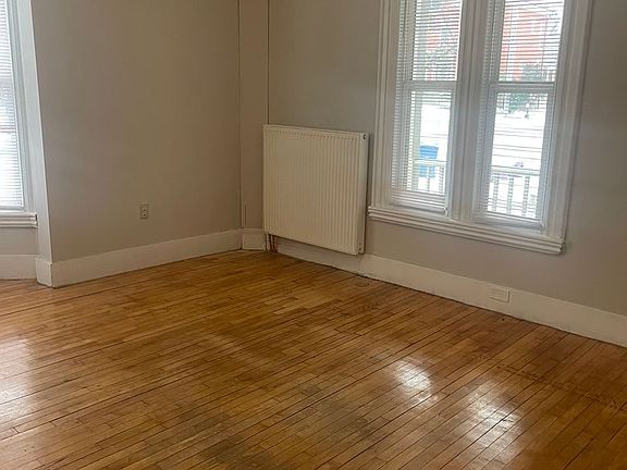 5th image of 469 Cumberland Ave #1