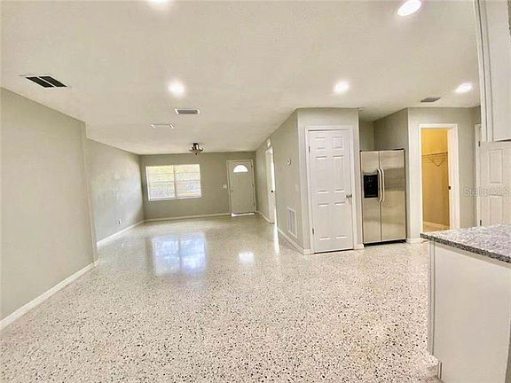 4th image of 5906 S 12th Ave