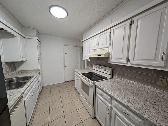 4th image of 9902 E 22nd Pl
