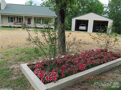 Front View/Large 2 Car Detached Garage w/ Walk-Way