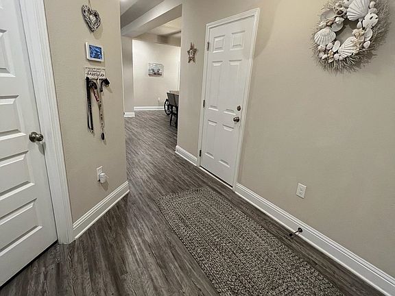 4th image of 3904 Conrad Ct