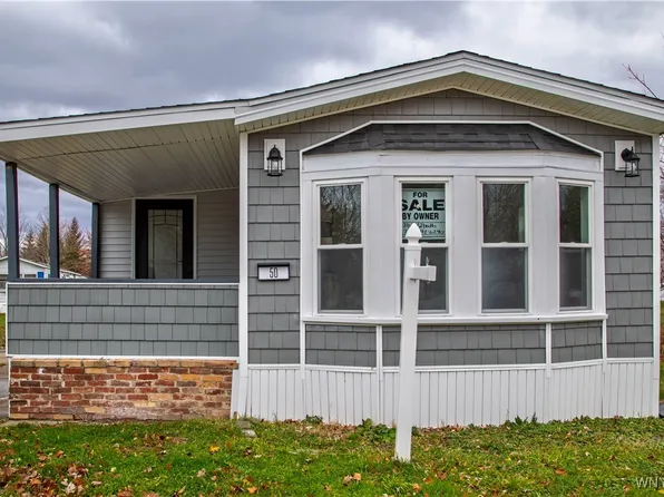 50 S Roxbury Dr, Hamburg, NY 14075
