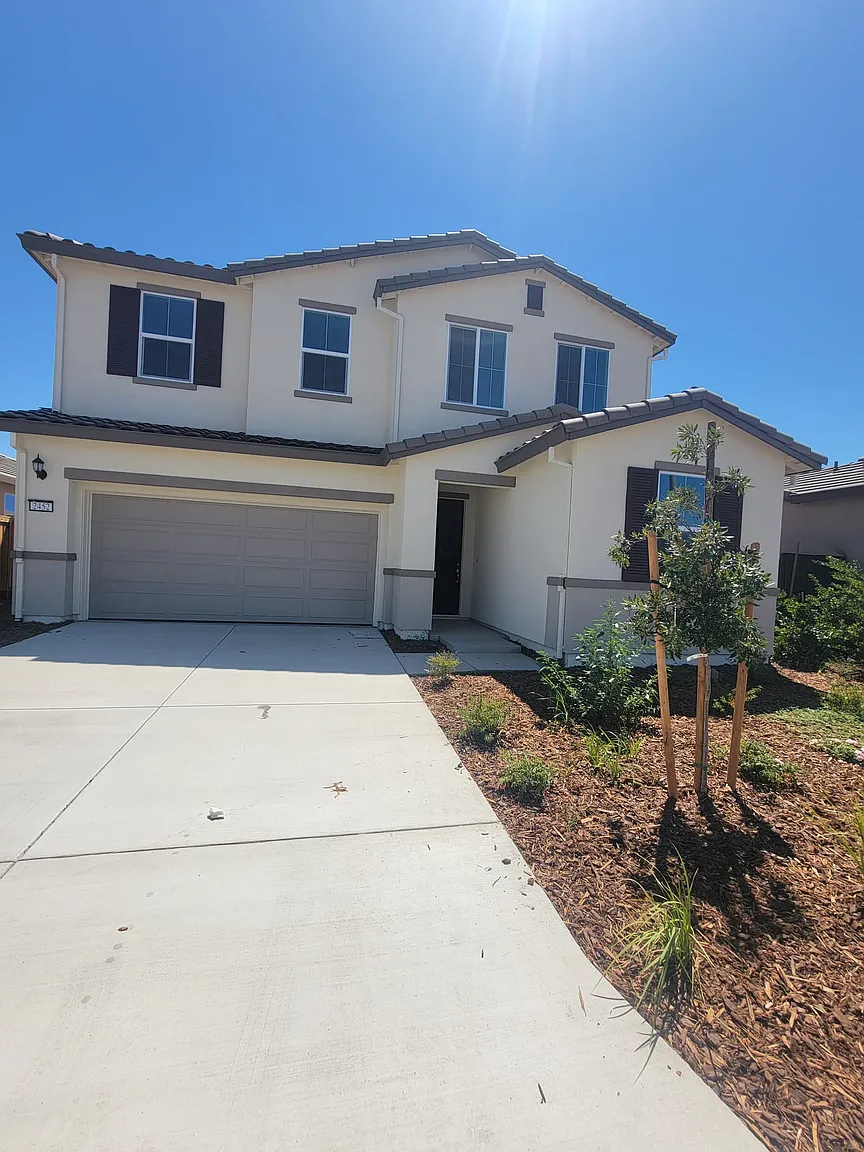 2452 Calabria St photo 1