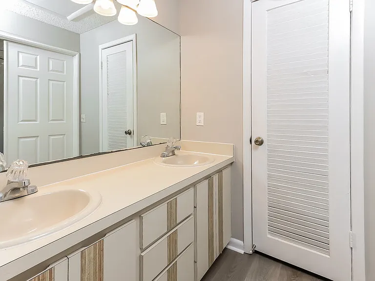 147 Viscaya Ave — Photo 11