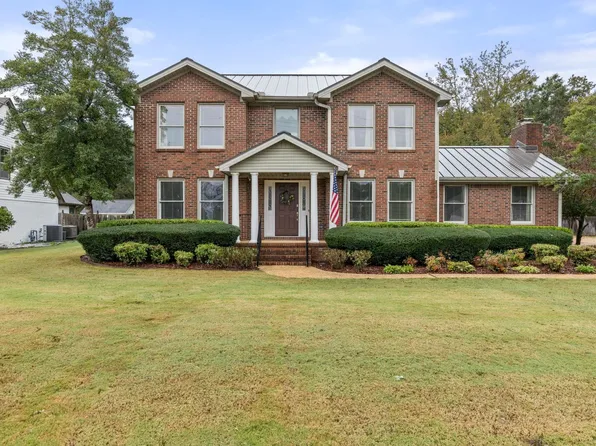 912 Warren St, Tuscumbia, AL 35674