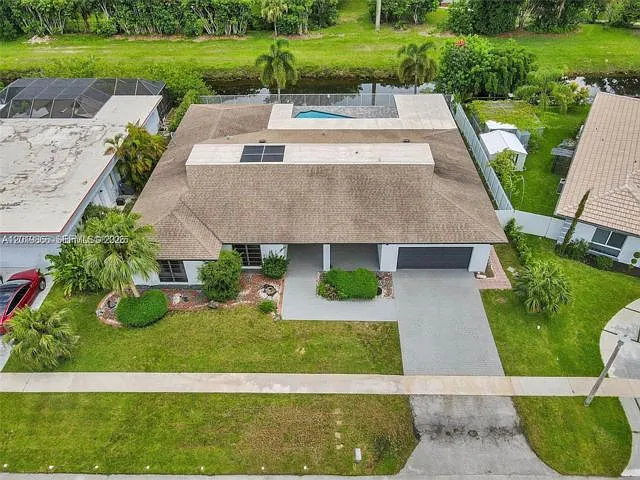 16610 Royal Poinciana Ct — Photo 13