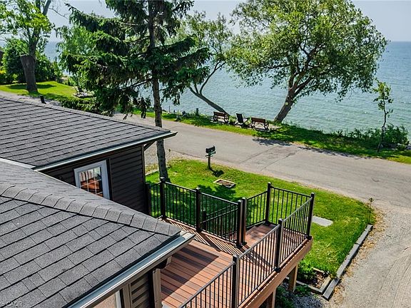 3rd image of 1231 Lakeshore Rd