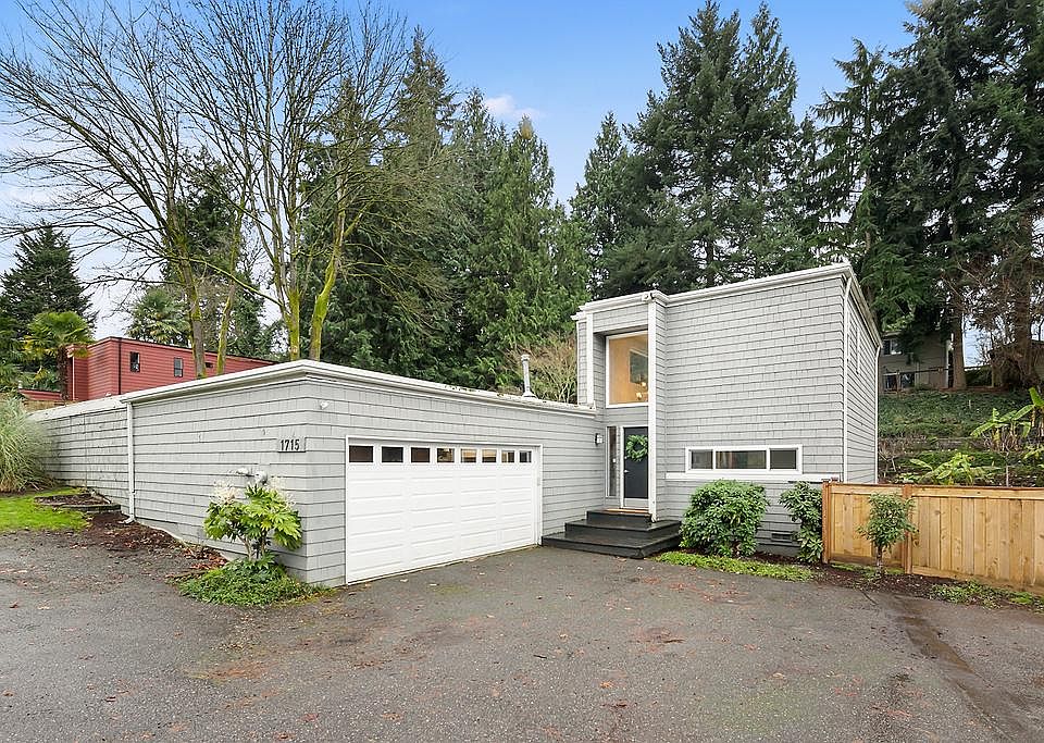 1st image of 1715 112th Ave NE