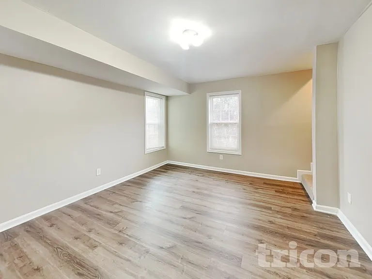 401 Breeze Way — Photo 16