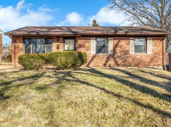 820 Manitou Dr, Saint Louis, MO 63119