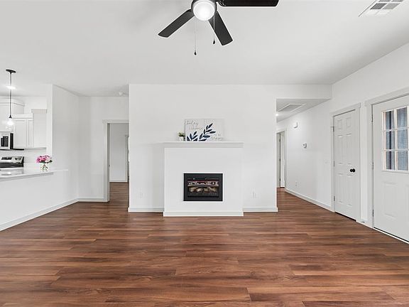 5th image of 2072 County Street 2971