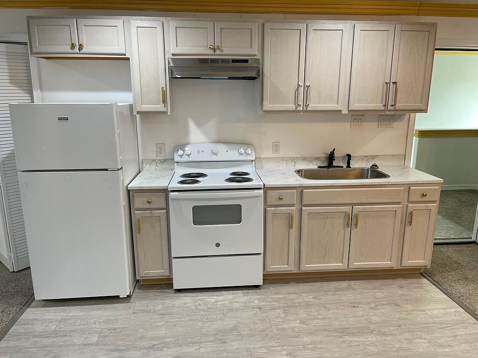 1st image of 218 Kingsway Dr