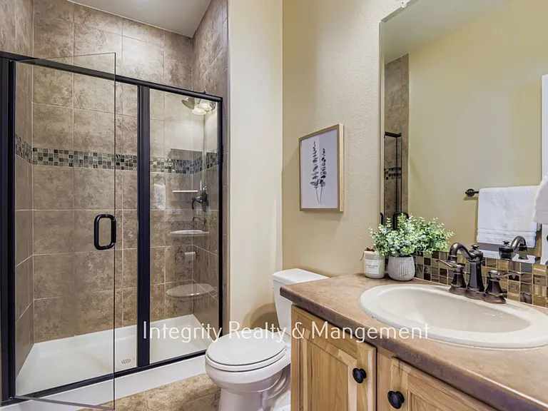 3839 Donnington Cir — Photo 11