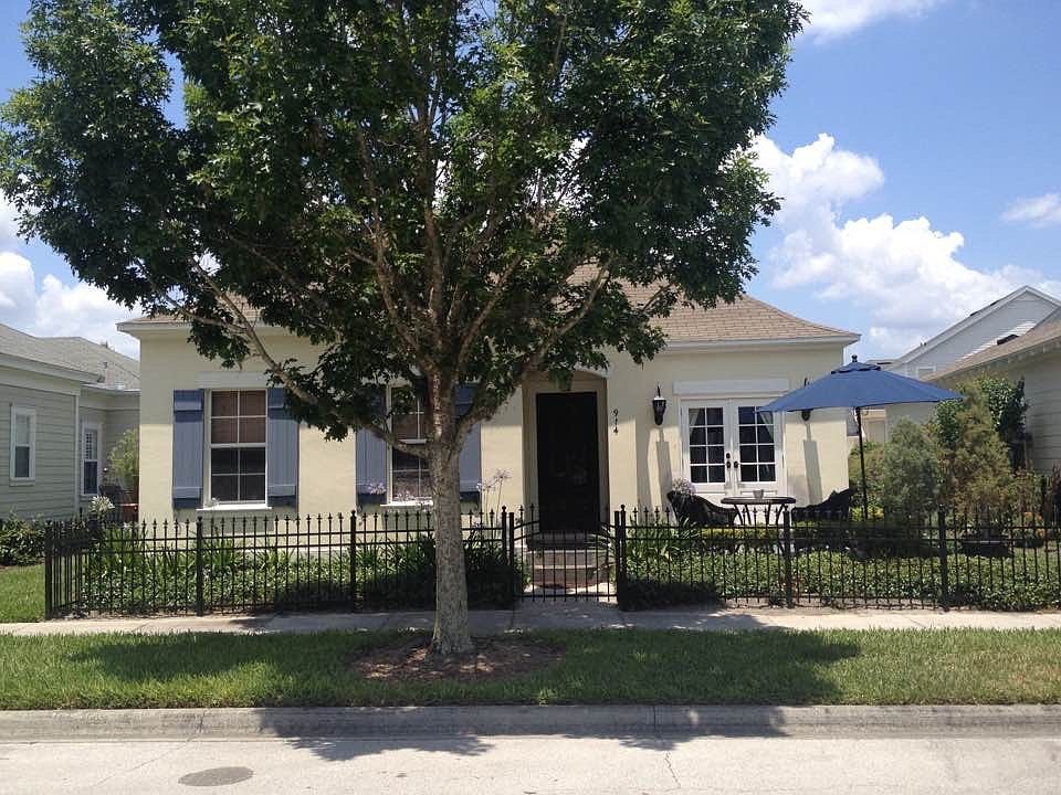 Front patio and fenced yard