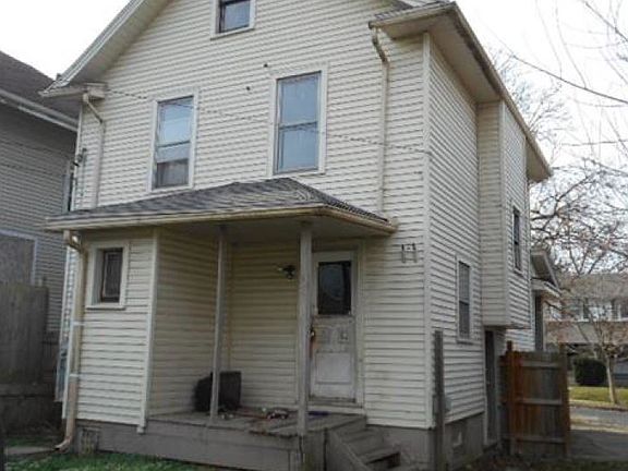 2nd image of 604 Bowen St