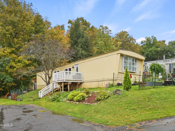 6 Brierwood Ln, Pittsfield, MA 01201