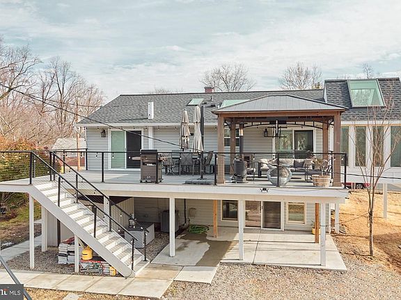 2nd image of 1208 Branch Ln