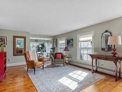 37 Milk St APT 6, Newburyport, MA, 01950