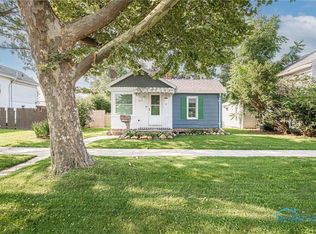 317 W Stevenson St, Gibsonburg, OH 43431