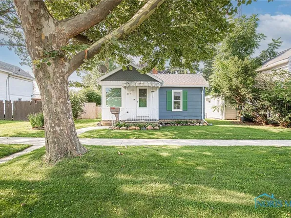 317 W Stevenson St, Gibsonburg, OH 43431