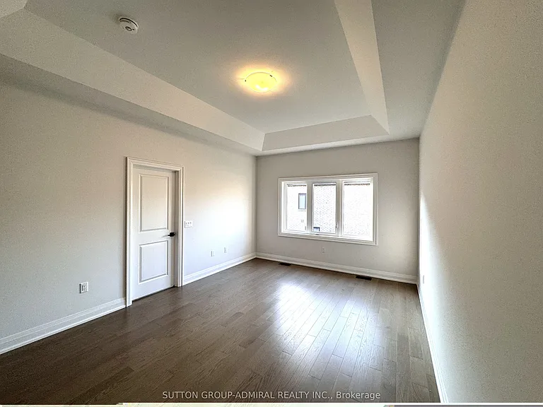 16 Donnacona Dr — Photo 13