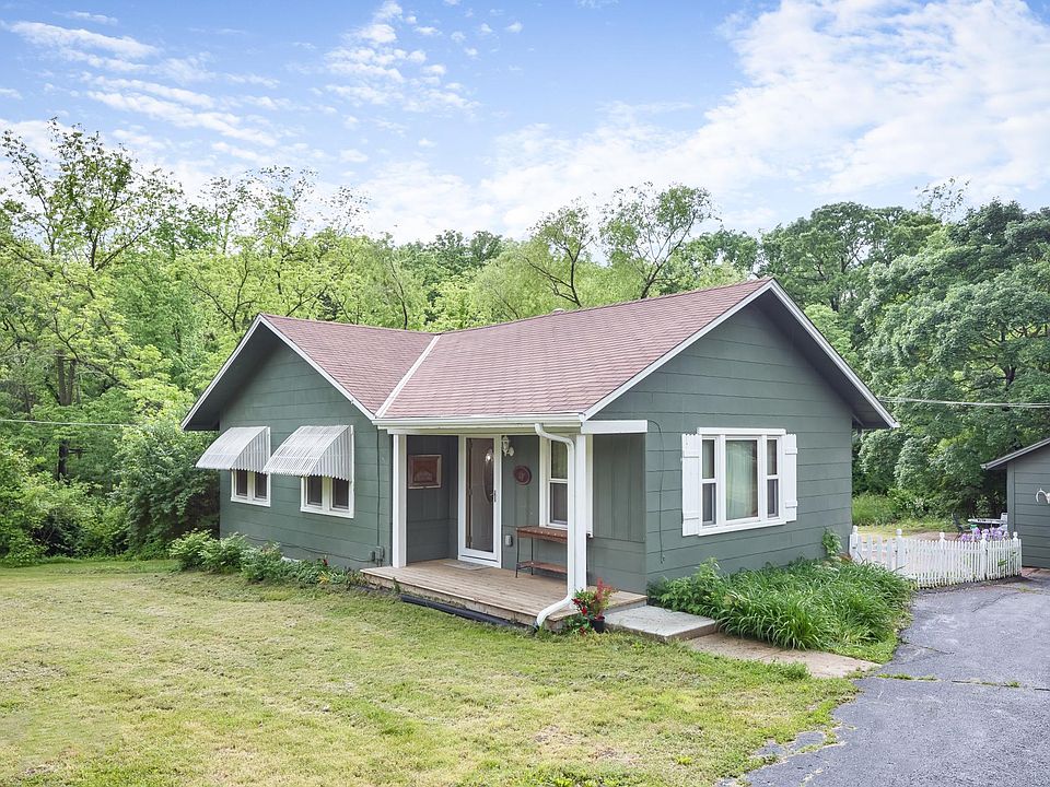 1st image of 2706 Espenlaub Ln