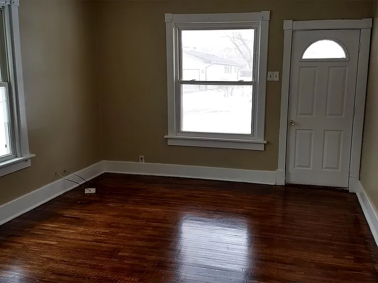 1736 N Irving St — Photo 3