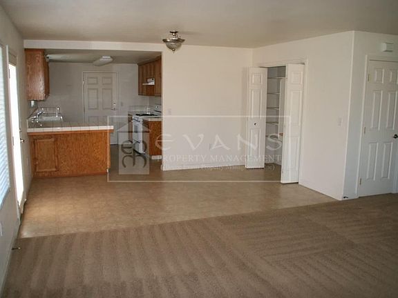 4th image of 2215 E Cherry Ave