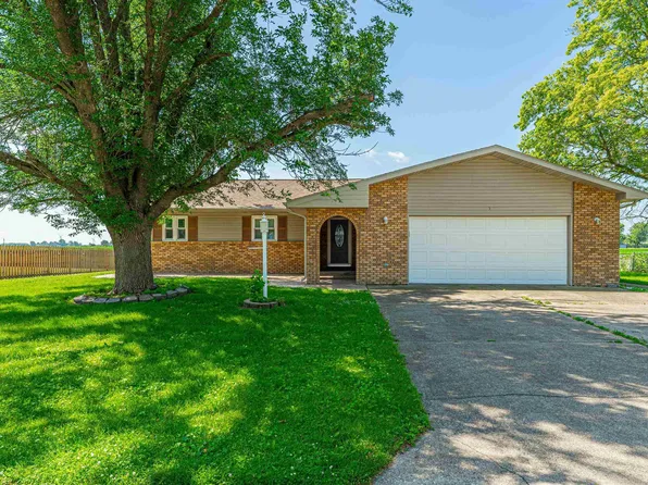 5 Lamplighter Cir, Mount Pulaski, IL 62548