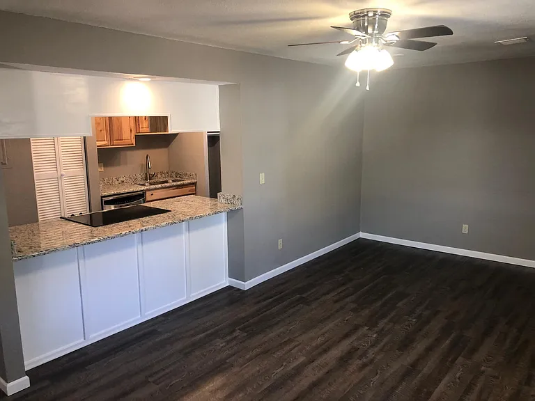 Living Room w/Eat-In Bar