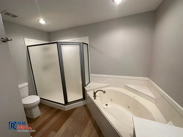 2354 S Hampton Rd — Photo 13