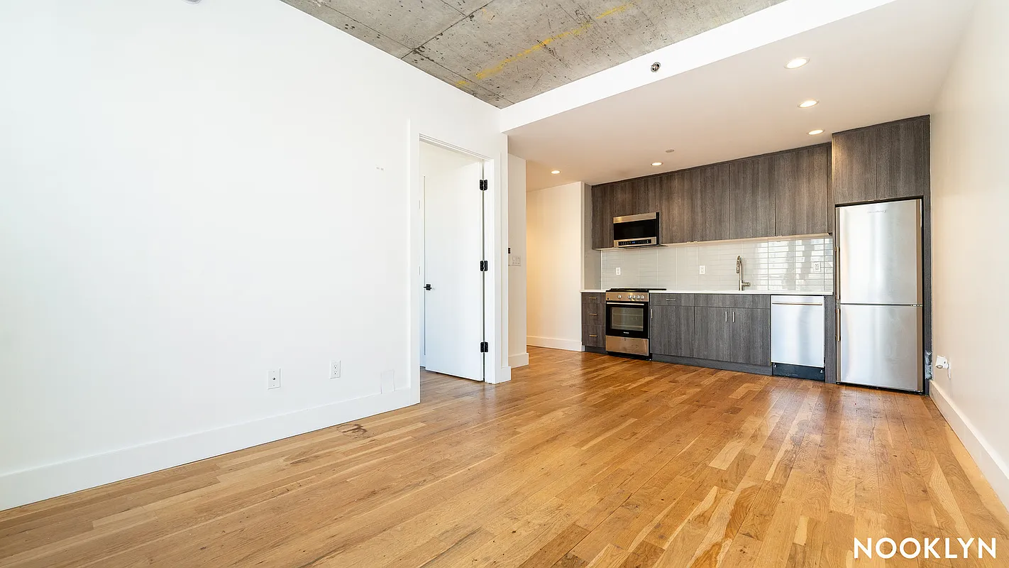824 East New York Avenue 701
