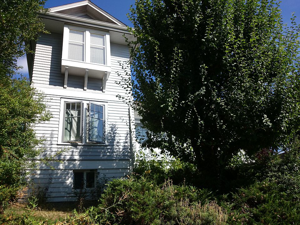 2nd image of 6006 28th Ave NE