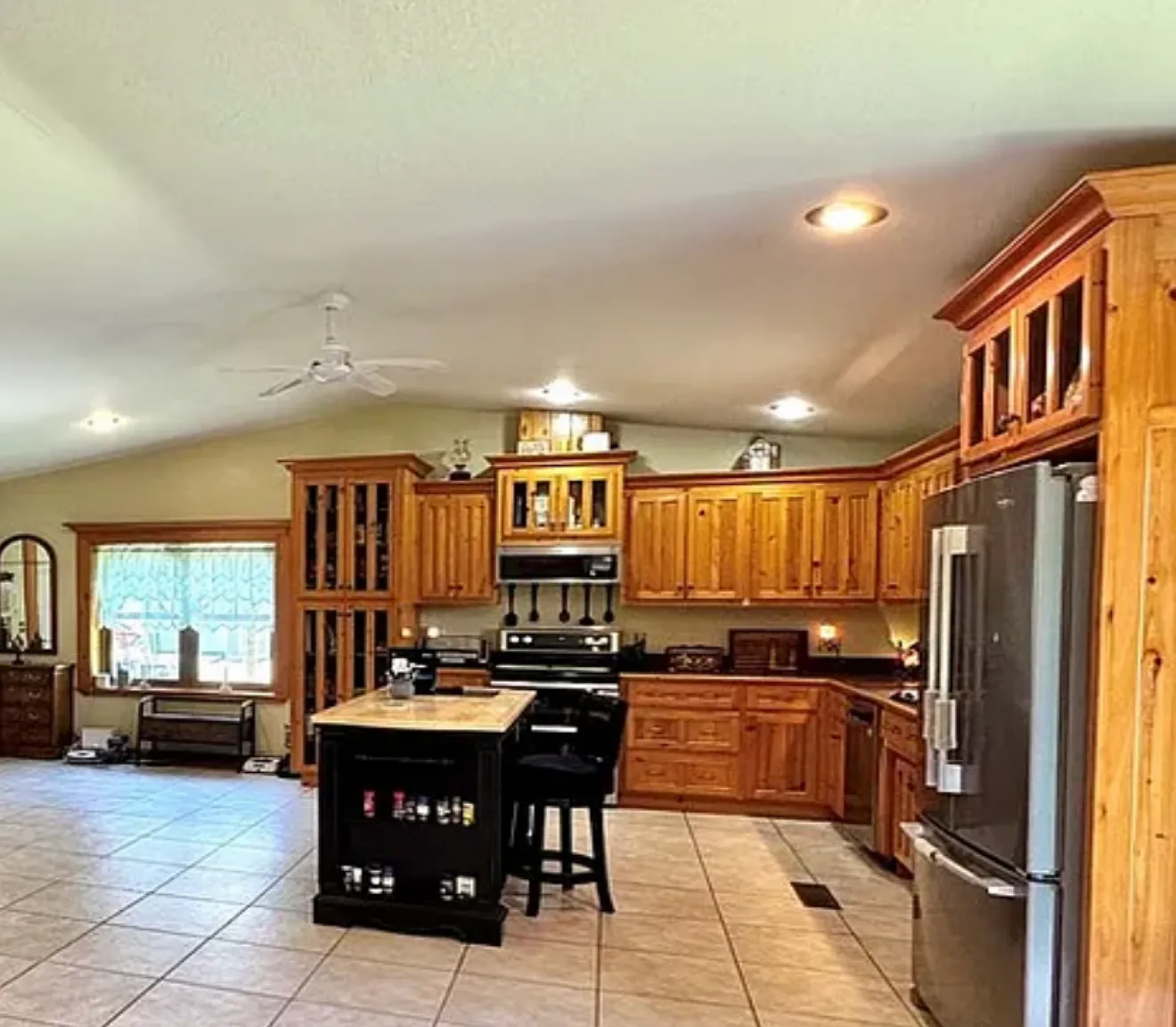 4 bed, 2300 sqft, $1,975 — Photo 1