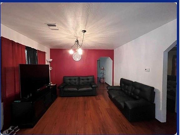 5th image of 114 Irwin Dr