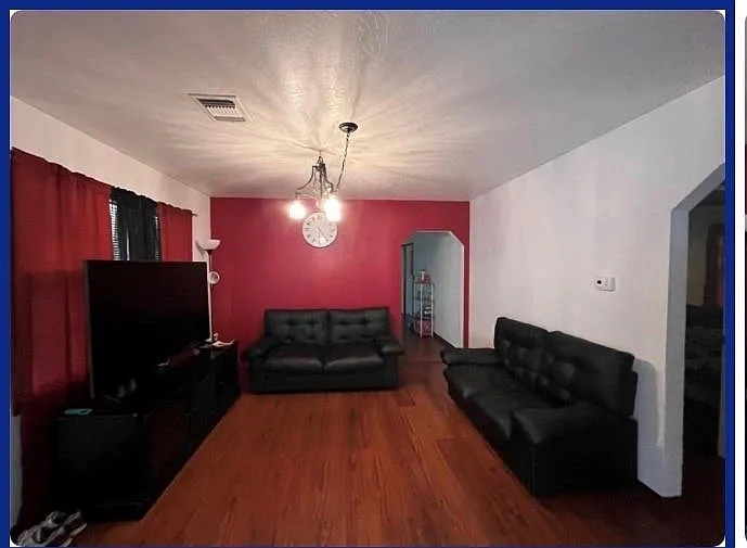 114 Irwin Dr — Photo 5