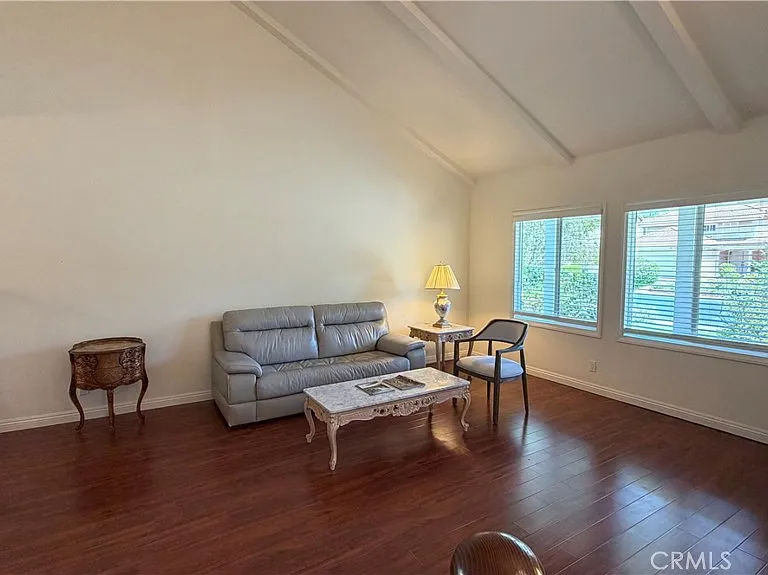 1637 Peacock Ln — Photo 5