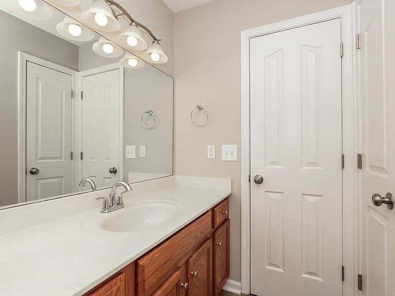 1514 Killarney Dr — Photo 14
