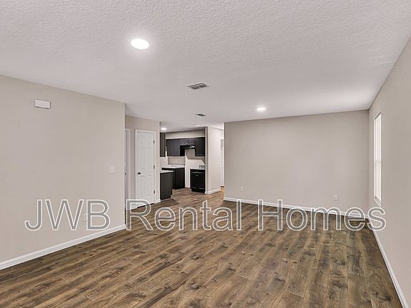 3rd image of 1159 W 21st St