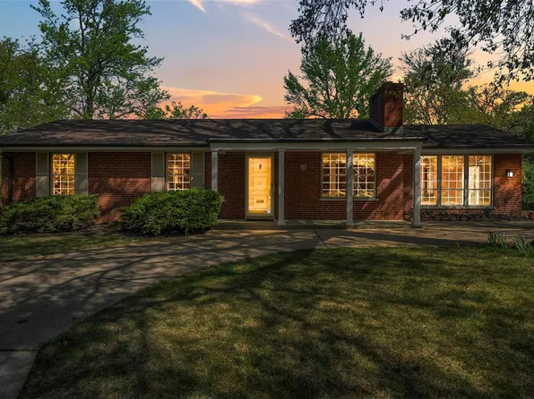 71 Ridge Line Dr, Saint Louis, MO 63122